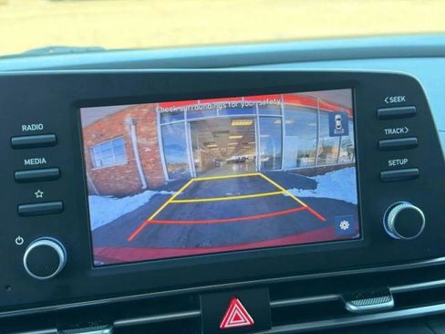 Used 2022 Hyundai Elantra SEL FWD image 30