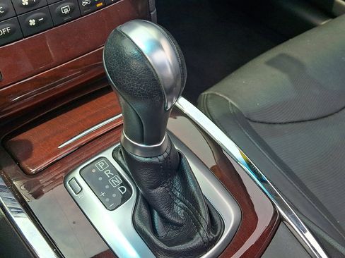 Used 2015 INFINITI Q60 Convertible w/ Premium Package RWD image 28