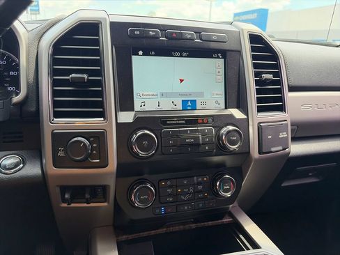 Used 2019 Ford F250 Lariat w/ Lariat Ultimate Package AWD/4WD image 22