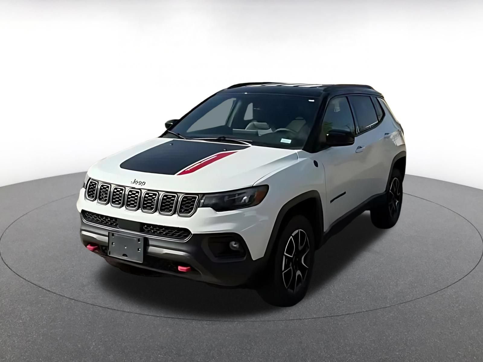 Used 2025 Jeep Compass Trailhawk AWD/4WD image 4