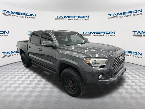 Used 2020 Toyota Tacoma TRD Off-Road AWD/4WD image 7
