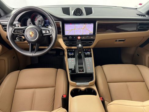 Certified 2026 Porsche Macan AWD/4WD image 14