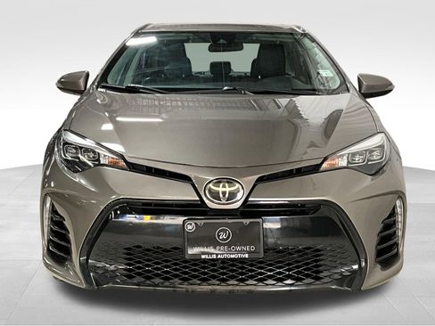 Used 2018 Toyota Corolla SE w/ SE Premium Package image 2
