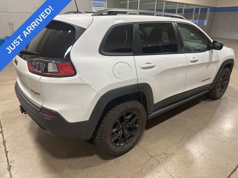 Used 2020 Jeep Cherokee Trailhawk w/ Comfort/Convenience Group image 3