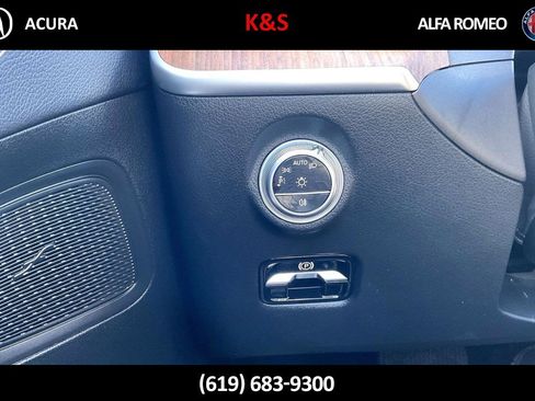 Used 2022 Mercedes-Benz C 300 Sedan image 36