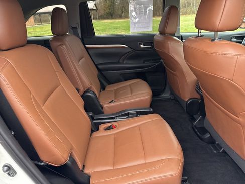 Used 2019 Toyota Highlander Limited image 31