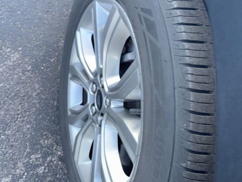 Used 2023 Ford Edge Titanium image 13