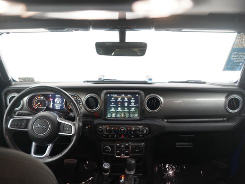 Used 2022 Jeep Wrangler Unlimited Sahara w/ Dual Top Group AWD/4WD image 14