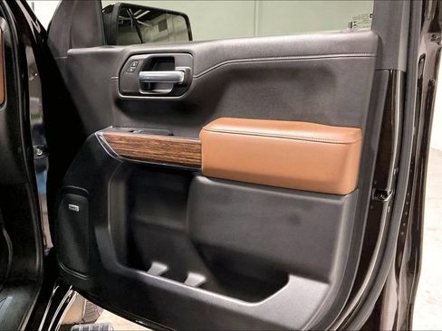 Used 2019 Chevrolet Silverado 1500 High Country w/ Technology Package AWD/4WD image 23