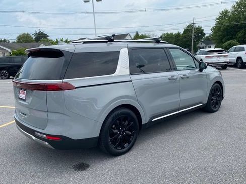 Used 2023 Kia Carnival SX FWD image 5