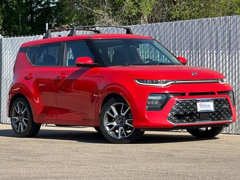 Used 2021 Kia Soul Turbo FWD image 2