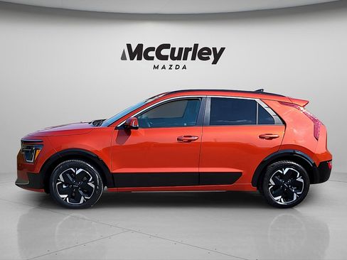 Used 2023 Kia Niro Wave w/ Wave Preserve Package FWD image 5