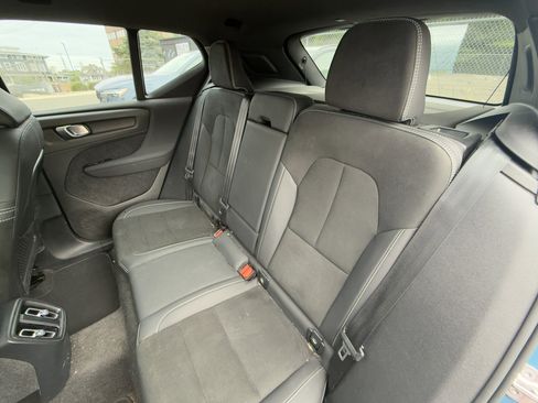 Certified 2023 Volvo XC40 Recharge Plus image 34