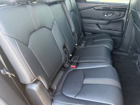 Used 2025 Honda Pilot Touring image 33