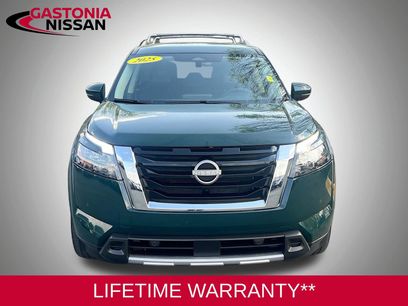 Used 2025 Nissan Pathfinder SL