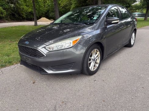 Used 2015 Ford Focus SE FWD image 17