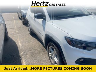 Used 2023 Jeep Compass Latitude image 1