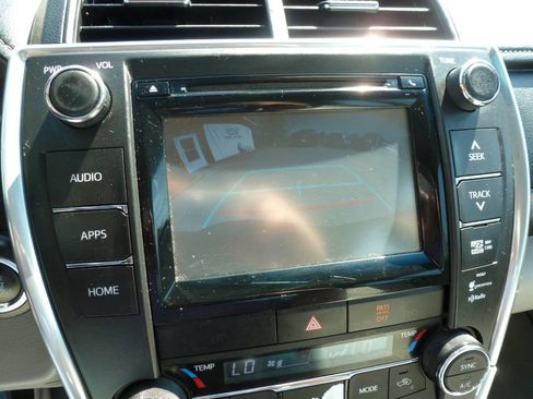 Used 2015 Toyota Camry XLE w/ Convenience Package FWD image 25