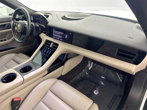Used 2022 Porsche Taycan image 26