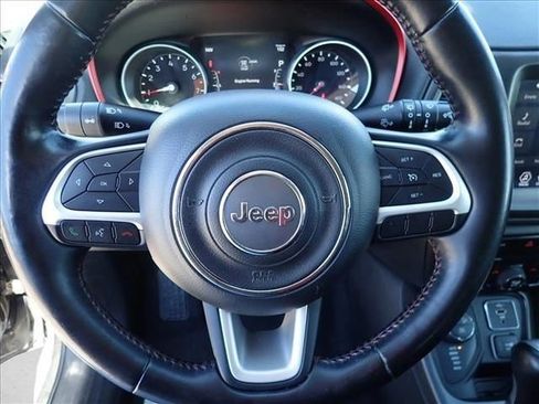 Used 2019 Jeep Compass Trailhawk AWD/4WD image 11