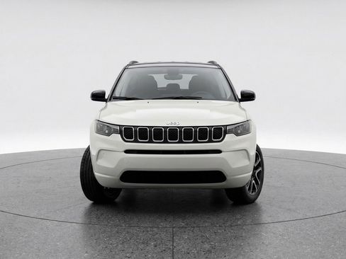 Used 2025 Jeep Compass Limited image 2