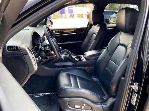 Used 2019 Porsche Cayenne AWD/4WD image 12