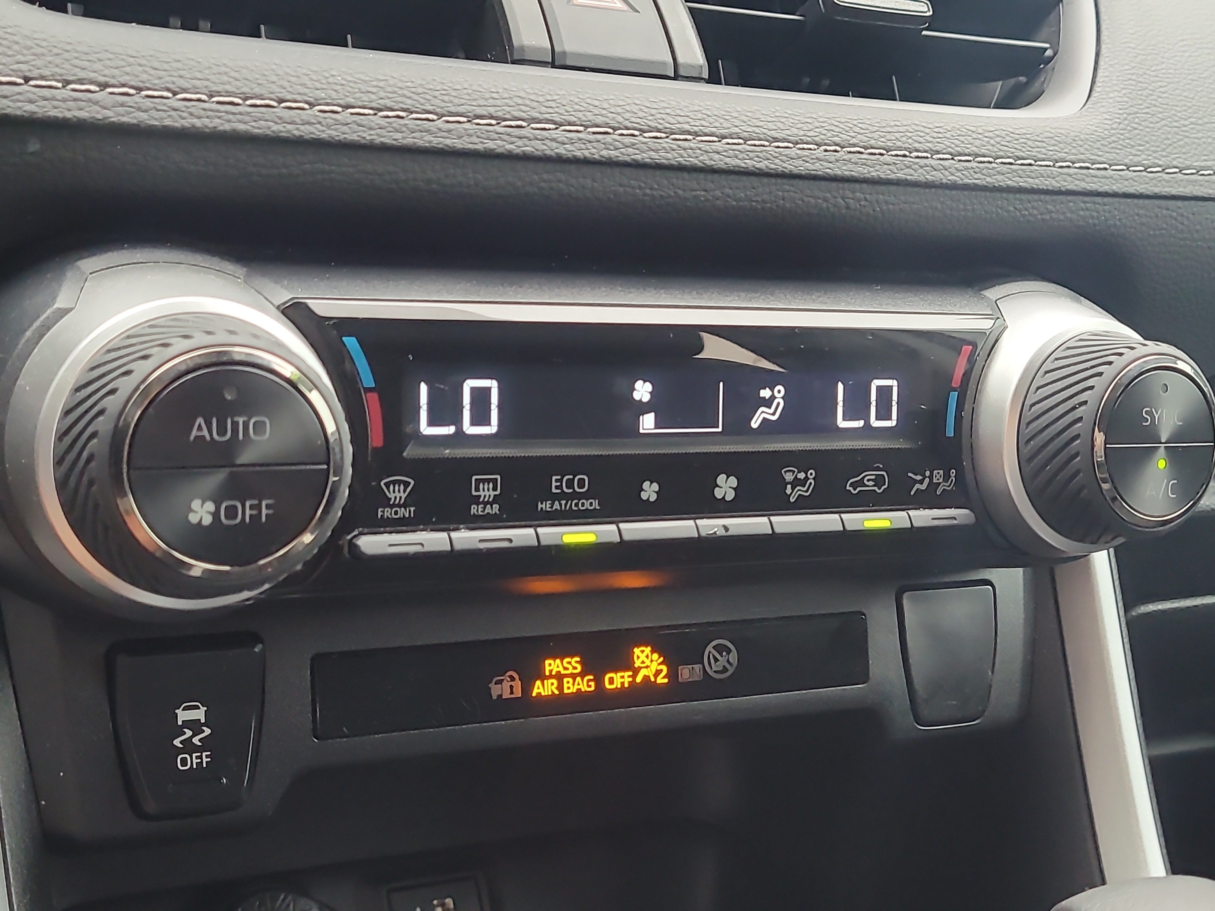 Used 2023 Toyota RAV4 LE AWD/4WD image 23