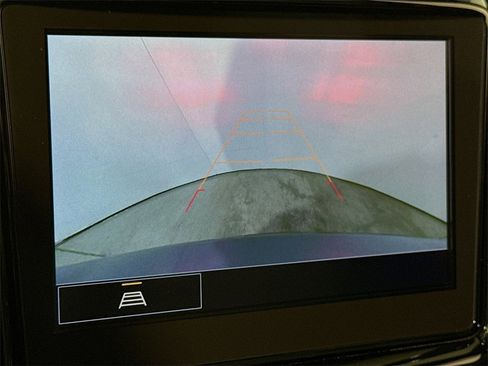 Used 2023 Chevrolet Traverse LT image 11