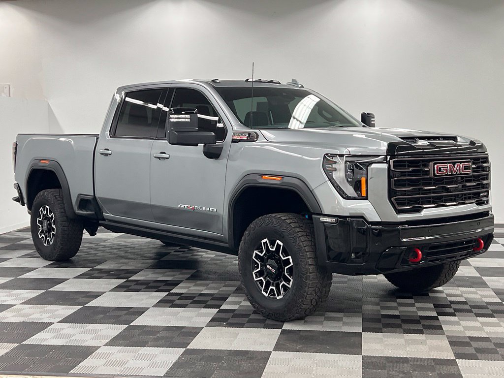 Used 2025 GMC Sierra 2500 AT4X AWD/4WD image 1