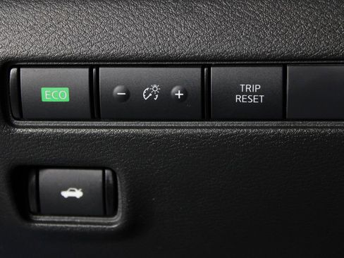 Used 2025 Nissan Sentra SV image 23