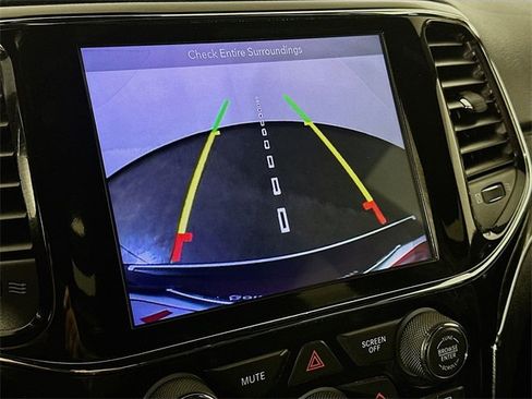 Used 2019 Jeep Grand Cherokee Limited w/ Luxury Group II image 14