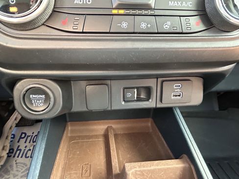 Used 2023 Ford Maverick Lariat w/ Lariat Luxury Package AWD/4WD image 32