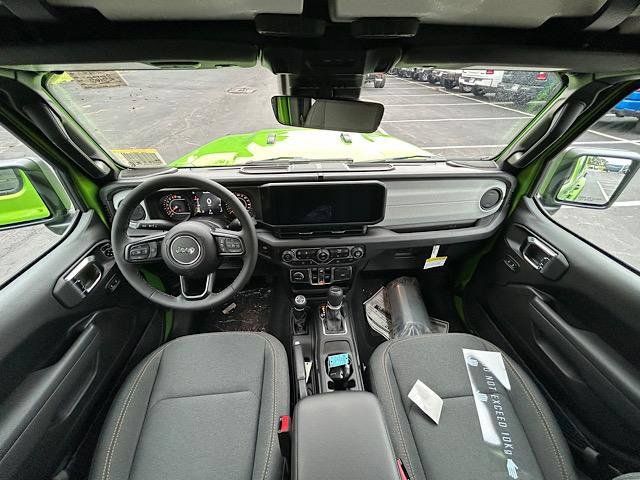 Used 2025 Jeep Gladiator Sport AWD/4WD image 10