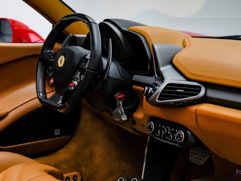 Used 2013 Ferrari 458 Spider image 64