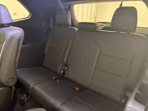 Certified 2025 Buick Enclave Sport Touring image 18