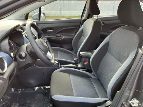 Used 2025 Nissan Versa SV image 34