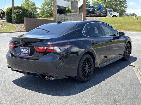 Used 2023 Toyota Camry SE FWD image 5
