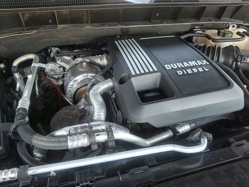 Used 2023 Chevrolet Silverado 1500 LTZ w/ Technology Package AWD/4WD image 28
