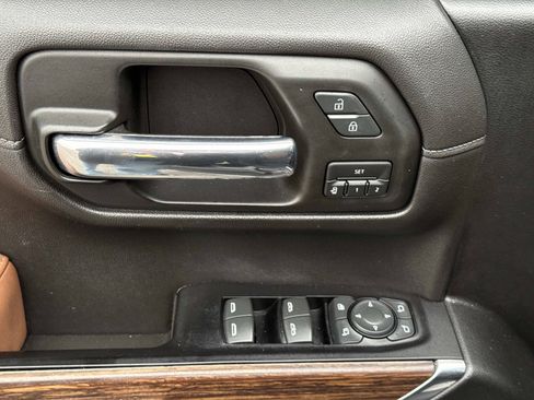 Used 2019 Chevrolet Silverado 1500 High Country w/ Technology Package image 21