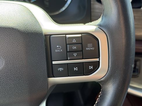 Used 2024 Ford Expedition Limited image 17