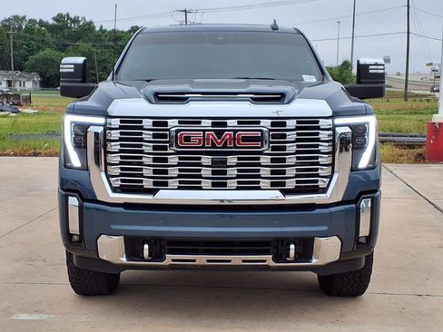 Used 2024 GMC Sierra 2500 Denali w/ Denali Reserve Package AWD/4WD image 4