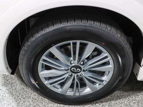 Used 2022 INFINITI QX80 Premium Select w/ Cargo Package image 11