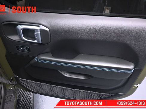 Used 2024 Jeep Wrangler High Altitude AWD/4WD image 31