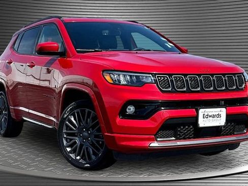 Used 2023 Jeep Compass Limited AWD/4WD image 3