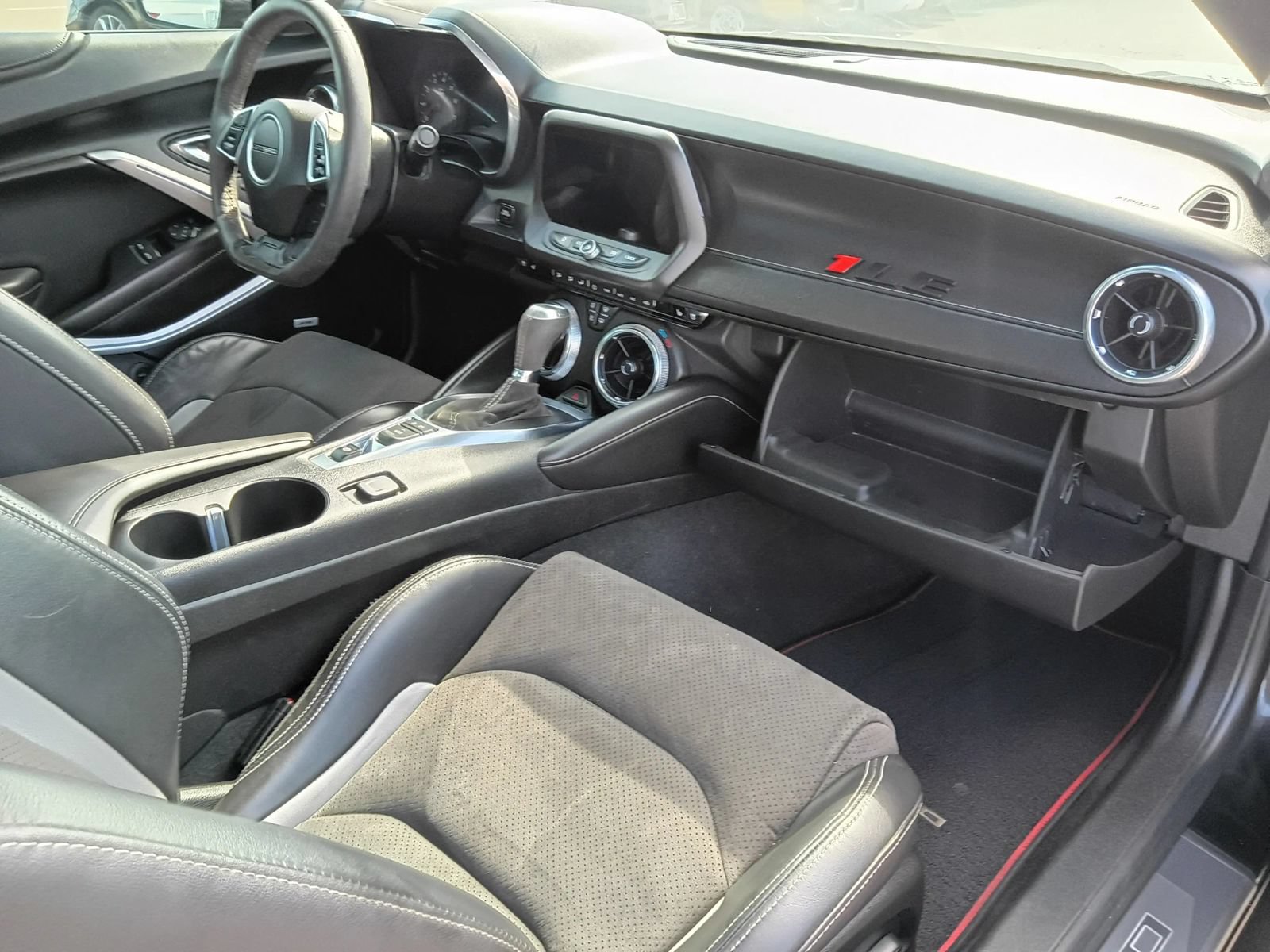 Used 2021 Chevrolet Camaro SS RWD image 13