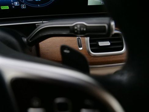 Used 2022 Mercedes-Benz GLS 450 4MATIC image 17