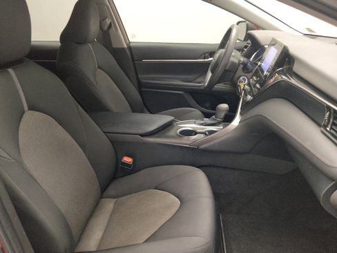 Used 2021 Toyota Camry LE image 21