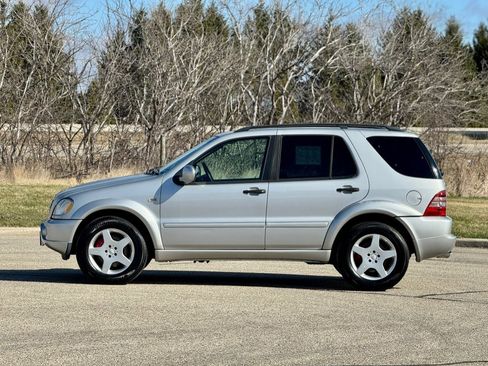 Used 2000 Mercedes-Benz ML 55 AMG 4MATIC image 4