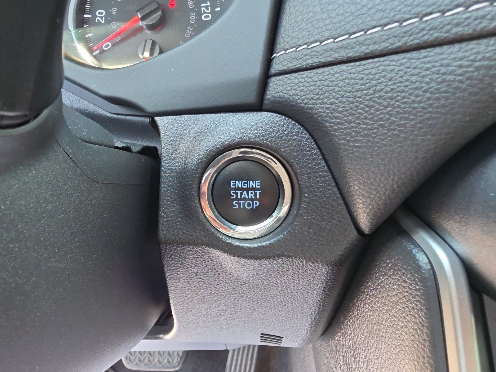 Used 2019 Toyota RAV4 XLE w/ Convenience Package AWD/4WD image 26