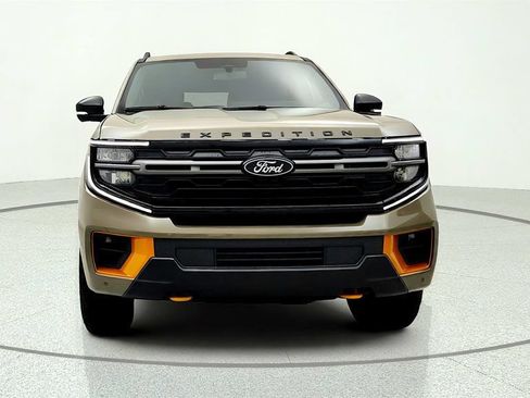Used 2026 Ford Expedition Tremor AWD/4WD image 2